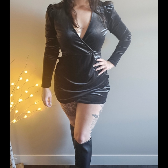 Velvet Long Sleeve Dress - Picture 3 of 5